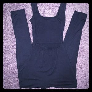 ❤️ 2/30 Black jumpsuit with stomach cutout